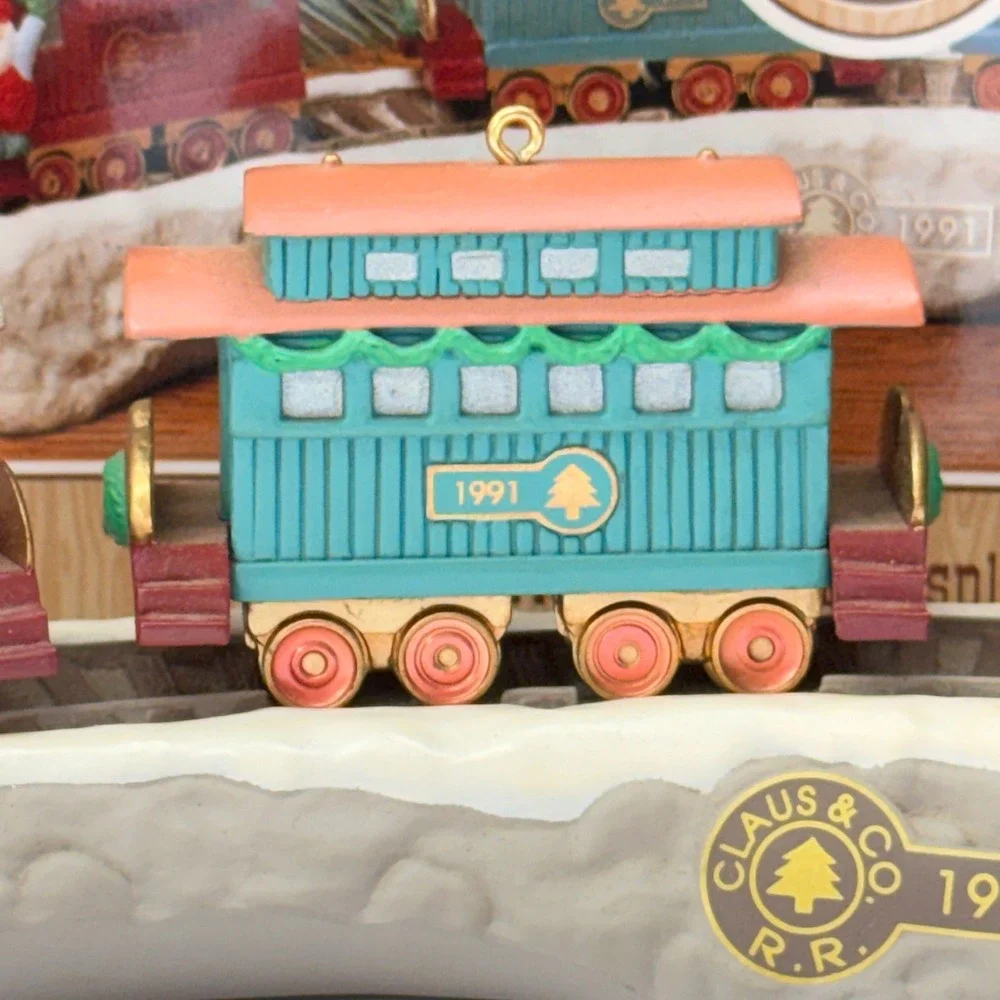 1991 Hallmark Keepsake Claus & Co RR Train Ornament Set 1-4 with Display Base